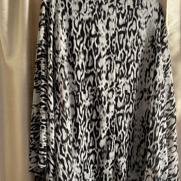 Blouse - Picture 2 of 7